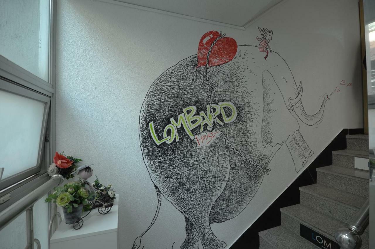 Lombard House *